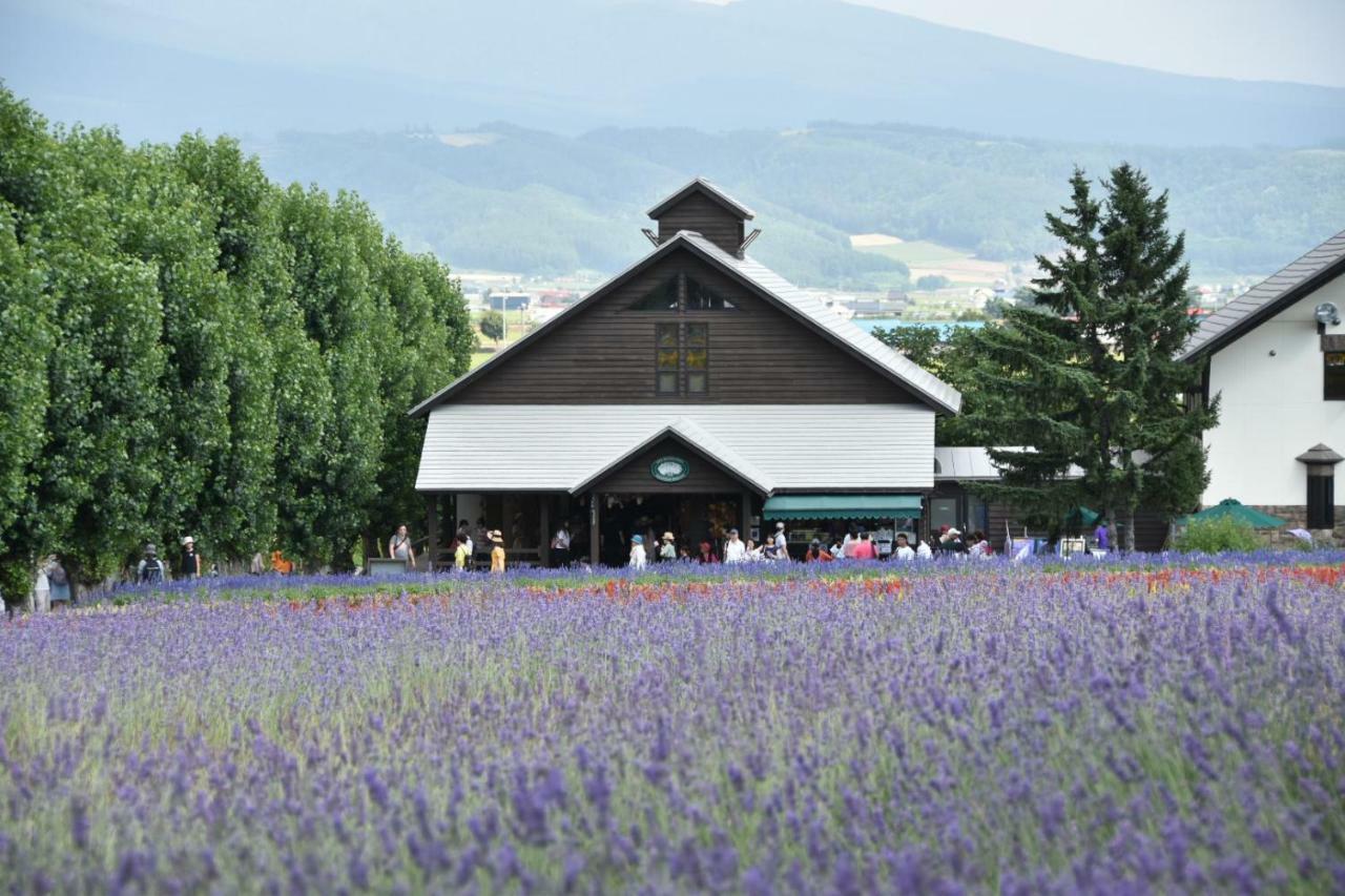 Hotel Hanafuji Inn NakaNakafurano Exterior foto